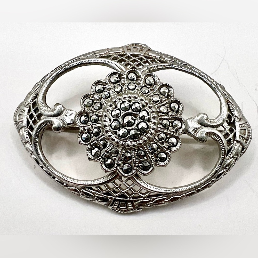 Vintage Elegant Silver Tone Marcasite Brooch